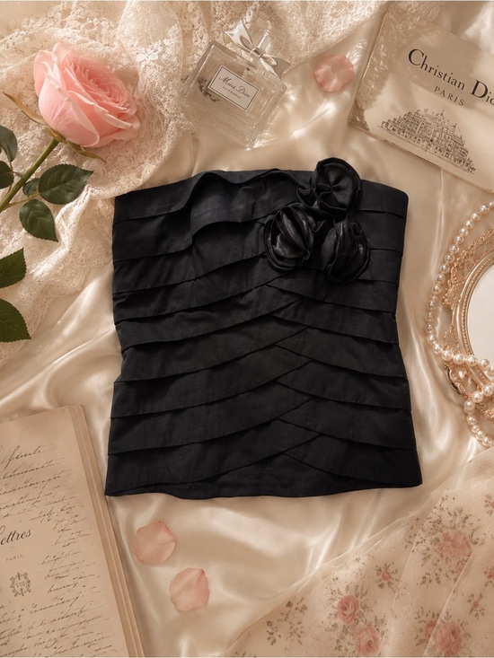 bebe Tops - bebe Y2K Black Strapless Rosette Tube Top